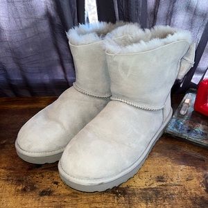 Women’s UGG Bailey Bow | Short Boot Grey